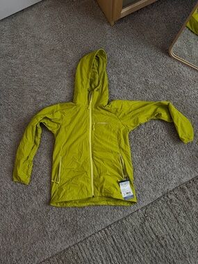 Montbell Women’s Light Shell Hooded Women’s Jacket